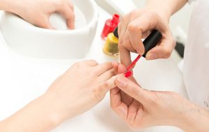 Chăm Sóc Và Tạo Mẫu Móng